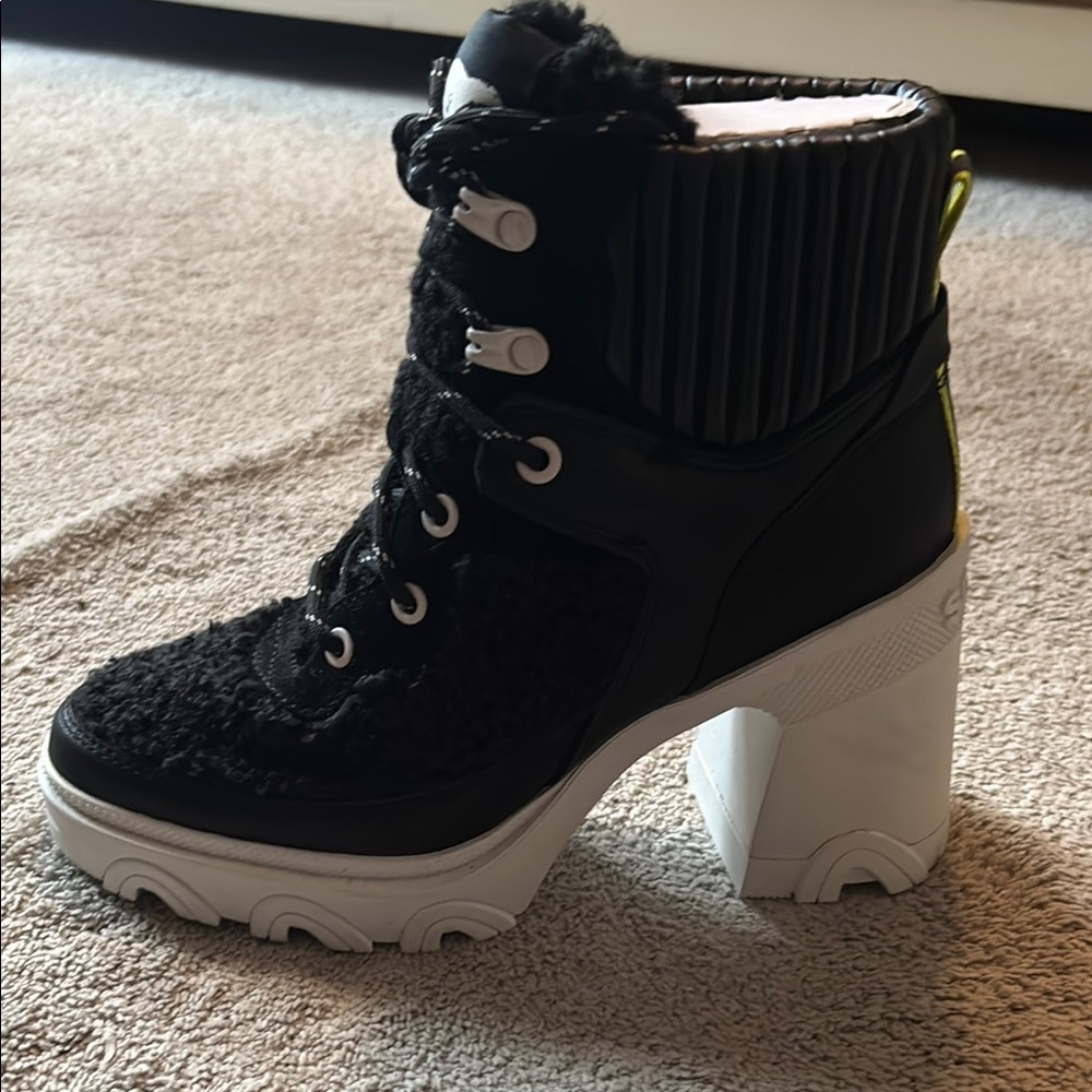 Sorel Brex Heel Cozy Chelsea Boots